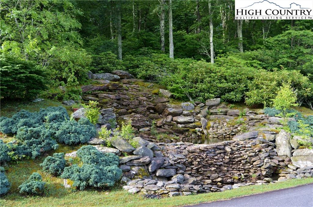 Image number 9 for the current listing