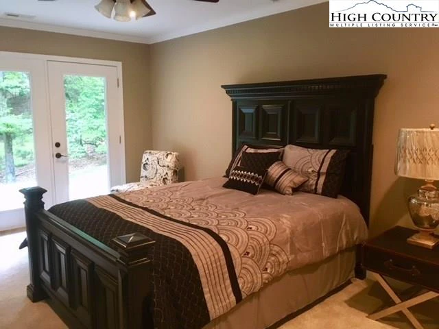 Image number 2 for the current listing