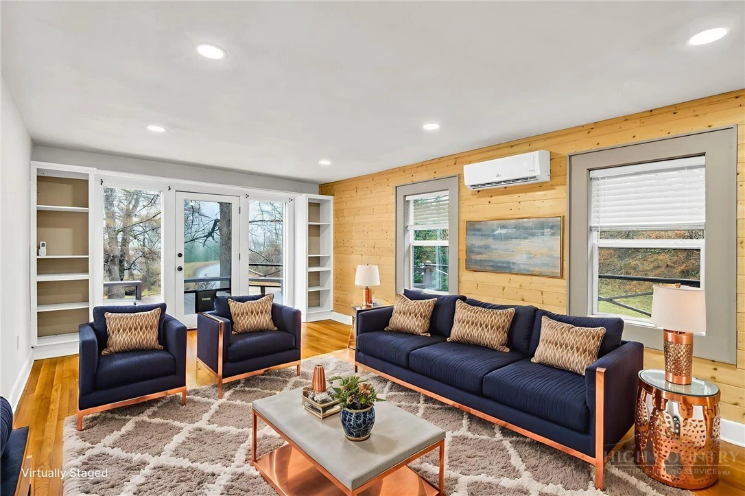 Image number 5 for the current listing