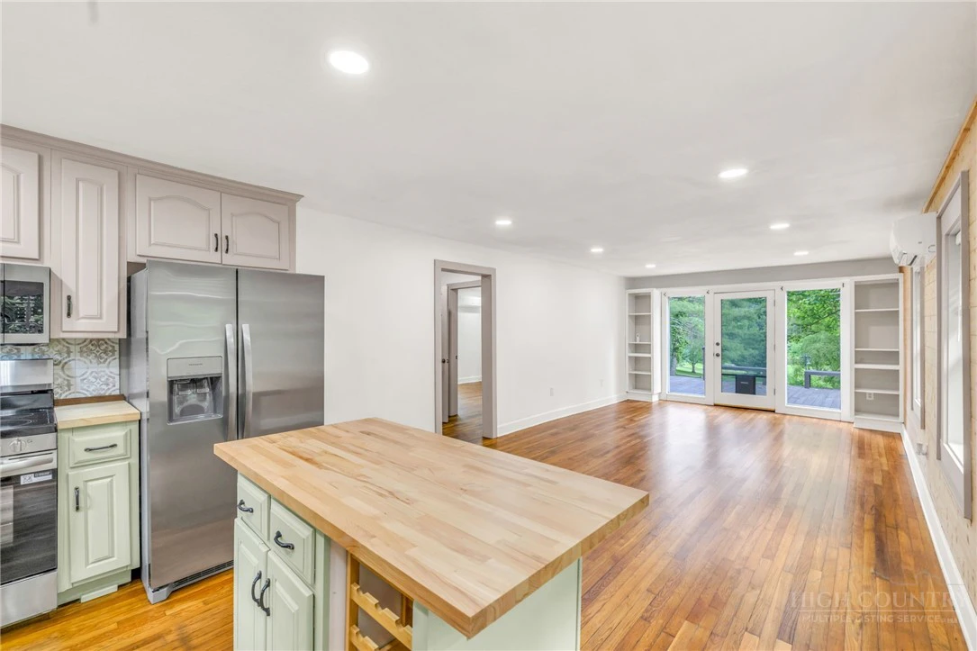 Image number 8 for the current listing