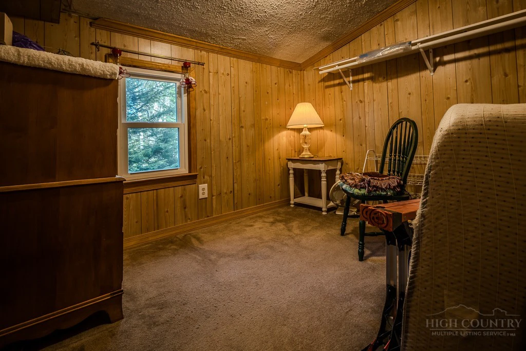 Image number 3 for the current listing