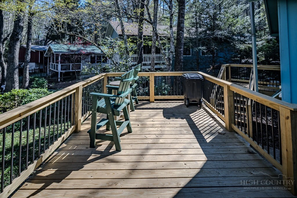 Image number 17 for the current listing