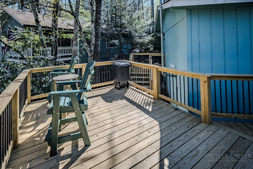 Image number 18 for the current listing