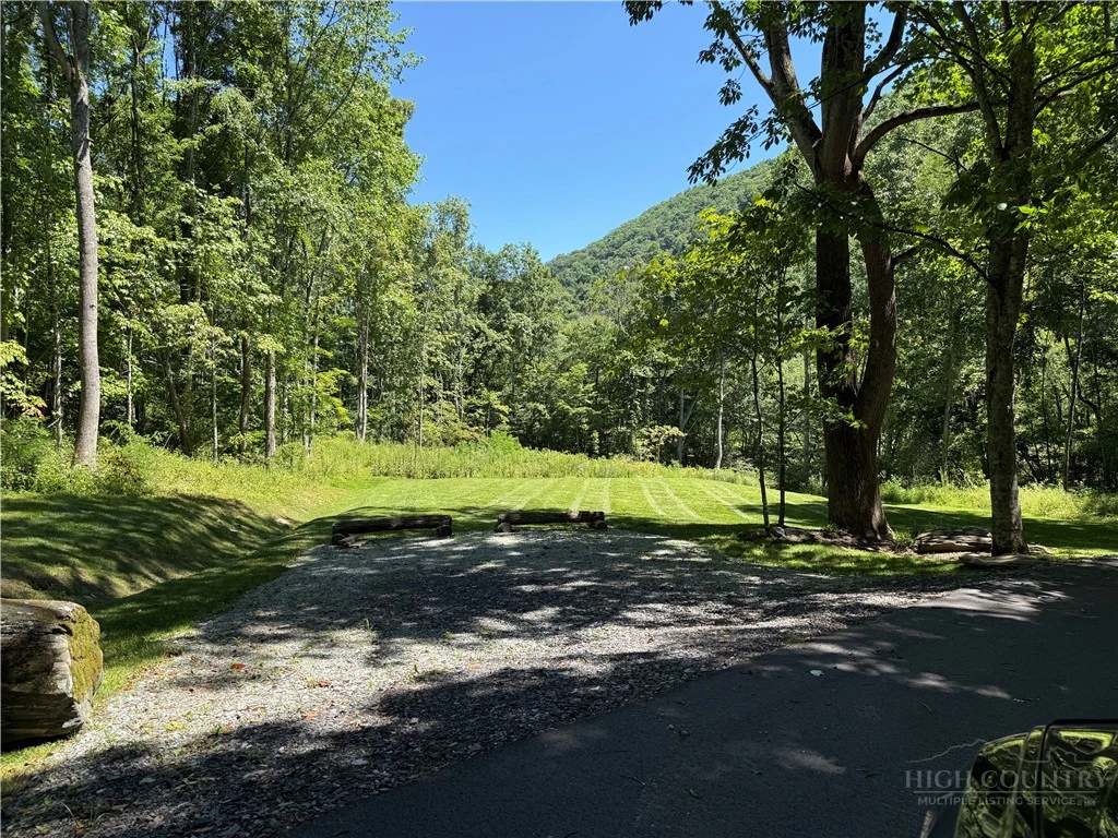 Image number 12 for the current listing