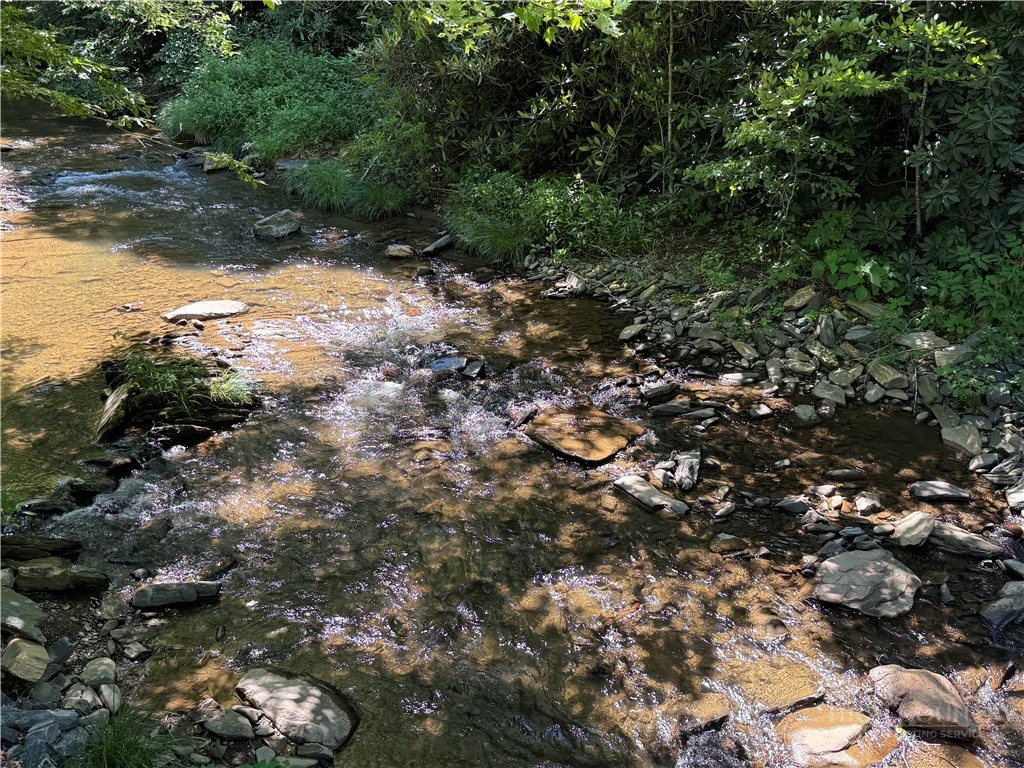 Image number 16 for the current listing