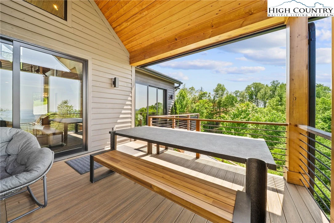 Image number 16 for the current listing
