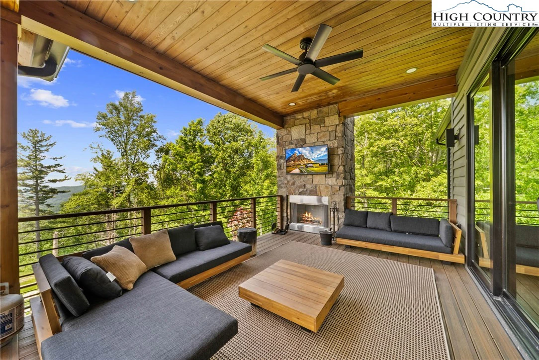 Image number 2 for the current listing