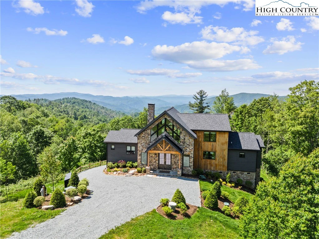 Image number 1 for the current listing
