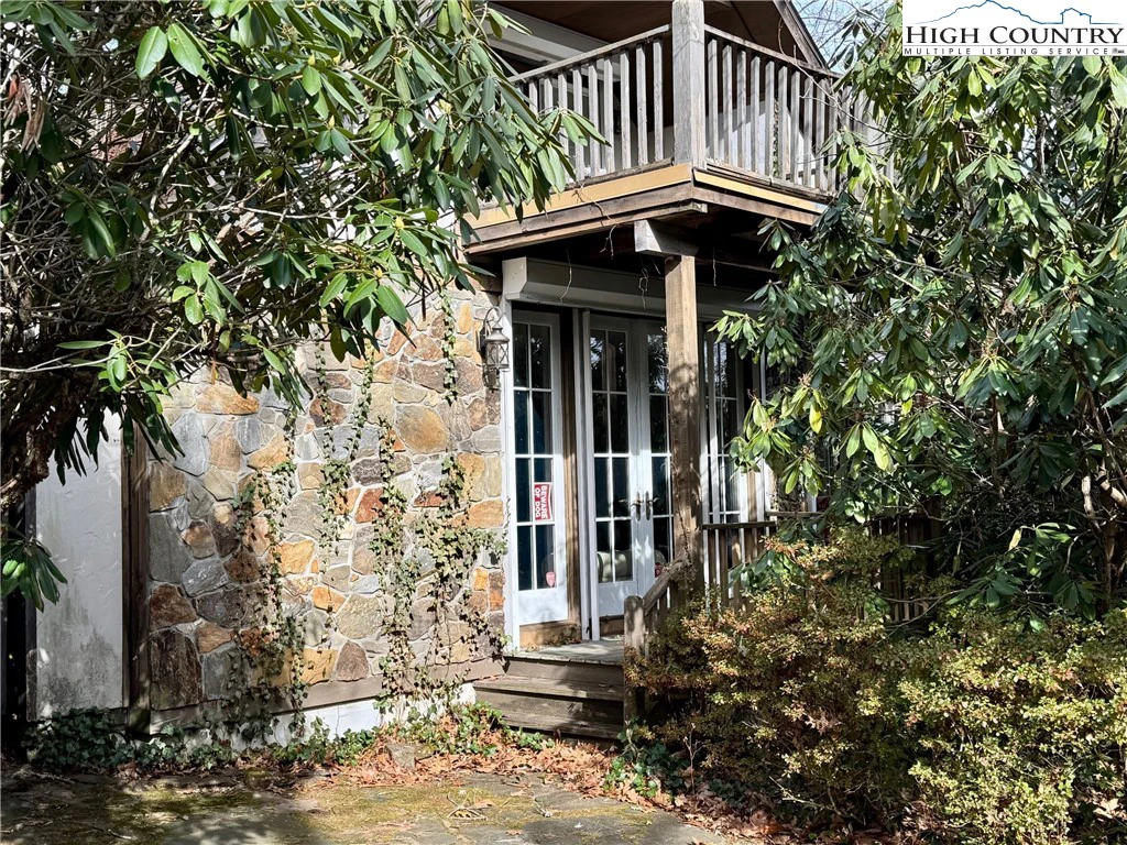 Image number 12 for the current listing