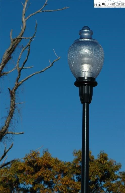 Image number 10 for the current listing