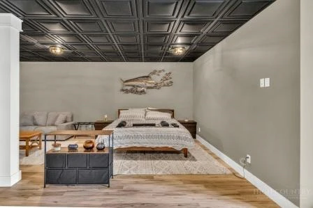 Image number 11 for the current listing