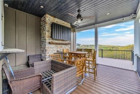 Image number 9 for the current listing
