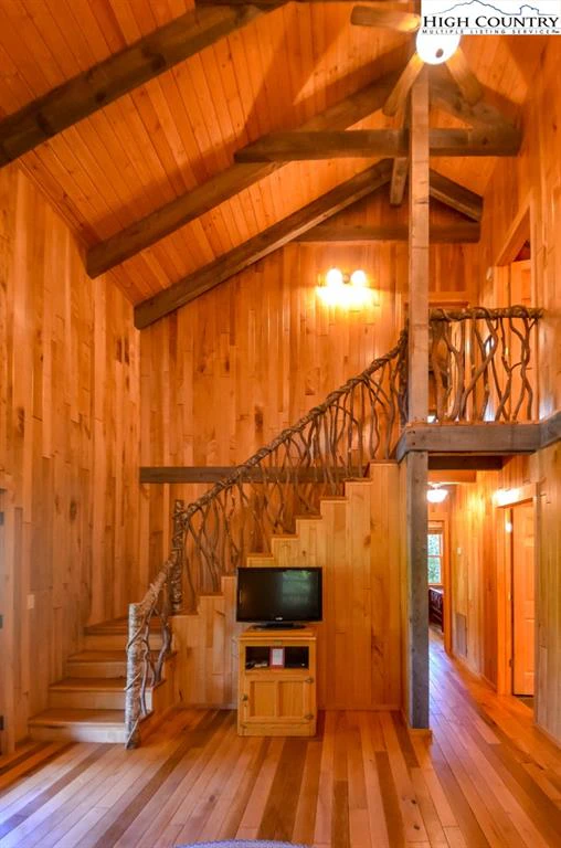 Image number 8 for the current listing