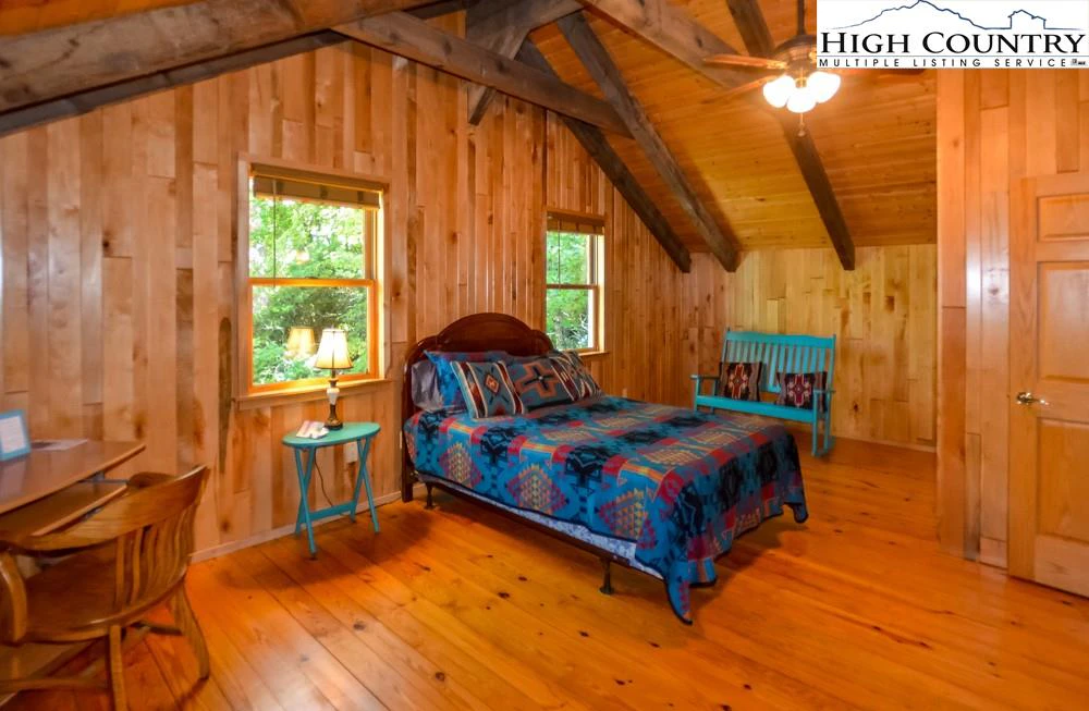 Image number 7 for the current listing