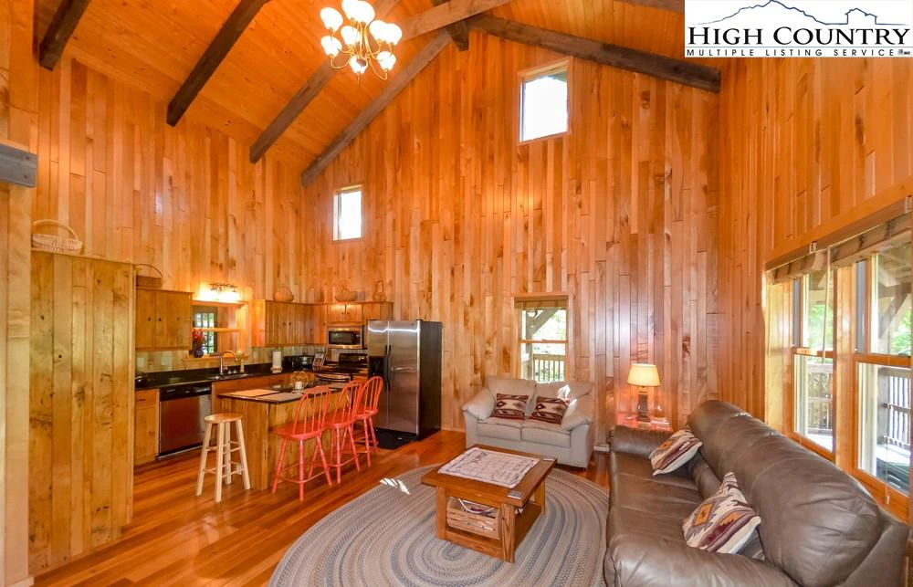 Image number 14 for the current listing