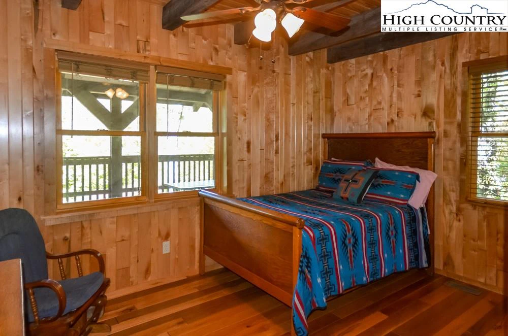 Image number 2 for the current listing