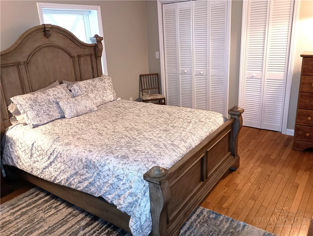 Image number 10 for the current listing