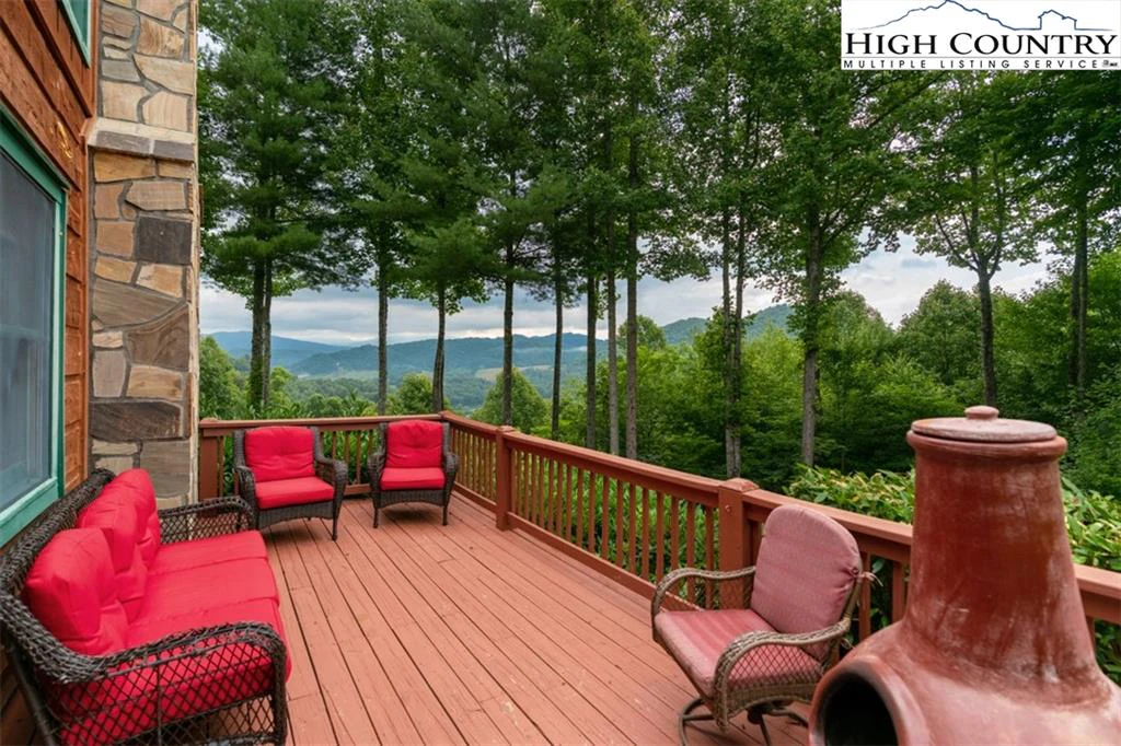 Image number 1 for the current listing