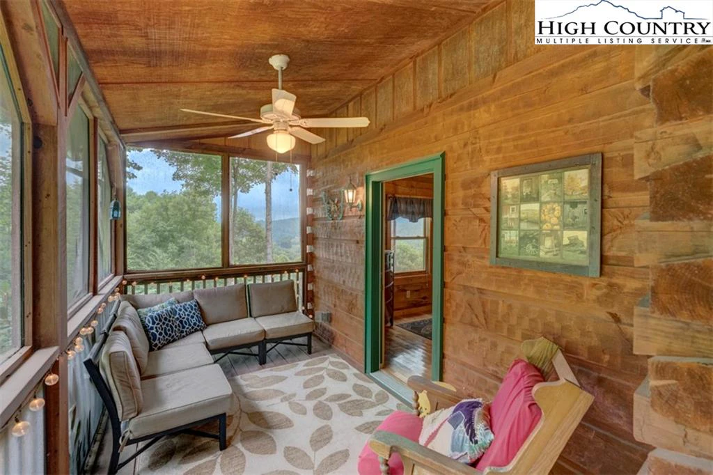 Image number 3 for the current listing