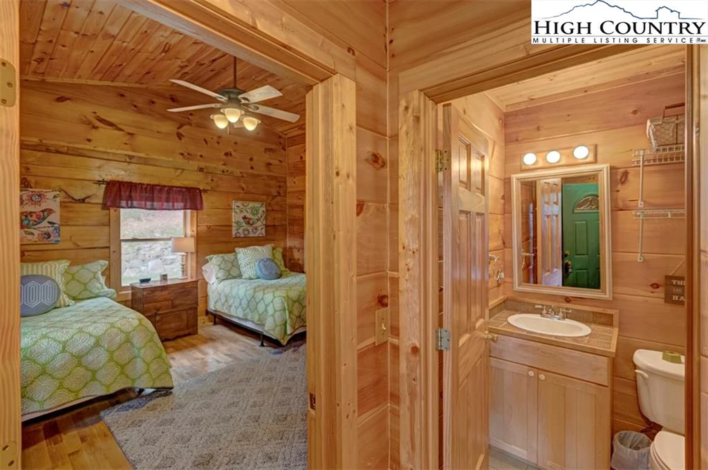 Image number 6 for the current listing