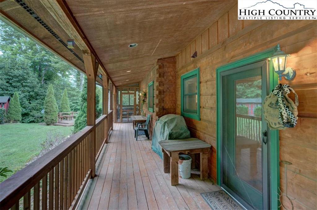 Image number 12 for the current listing