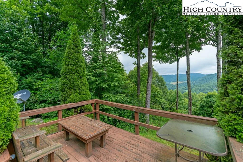 Image number 15 for the current listing