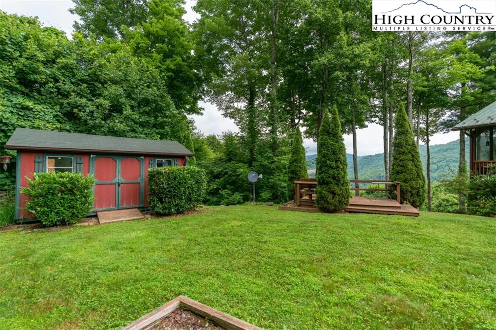 Image number 17 for the current listing