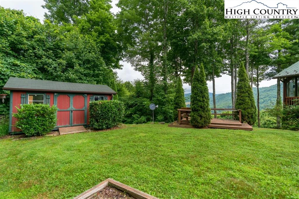 Image number 17 for the current listing