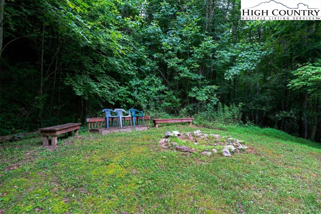 Image number 18 for the current listing