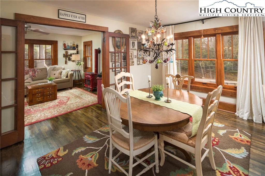 Image number 19 for the current listing