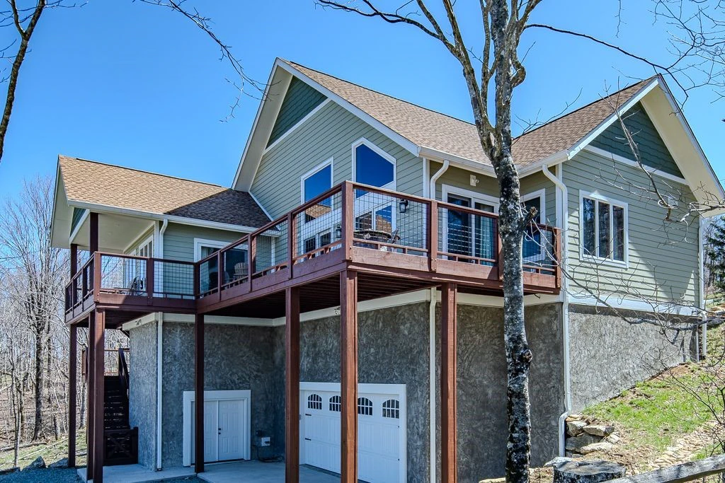 Image number 1 for the current listing