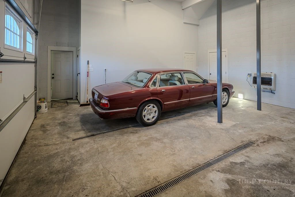 Image number 2 for the current listing