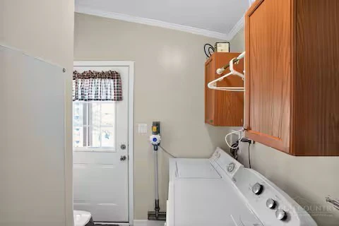 Image number 7 for the current listing