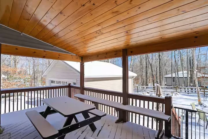 Image number 13 for the current listing