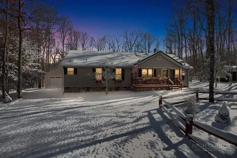 Image number 19 for the current listing