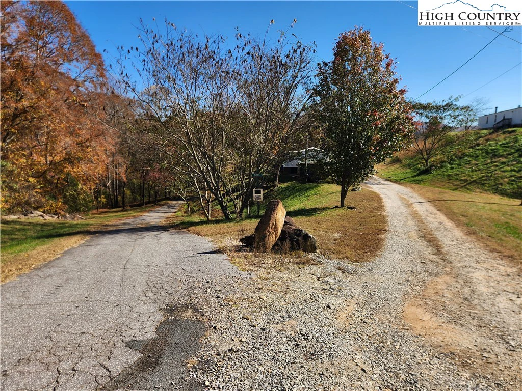 Image number 15 for the current listing
