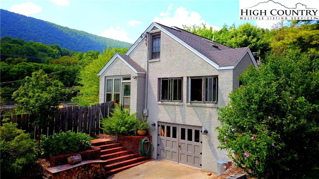 Image number 1 for the current listing