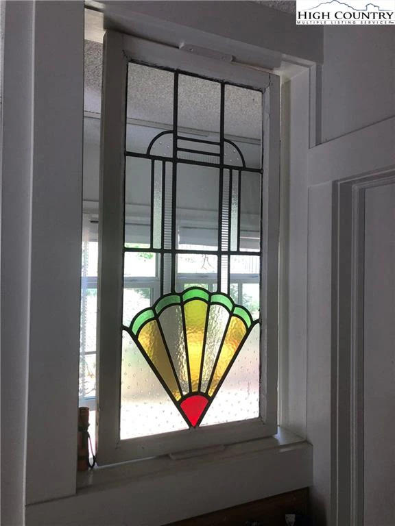 Image number 3 for the current listing