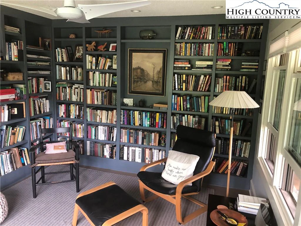 Image number 7 for the current listing