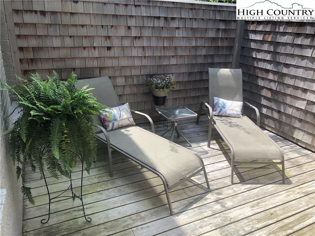 Image number 10 for the current listing