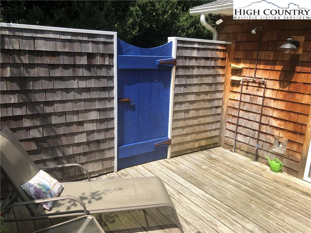 Image number 12 for the current listing