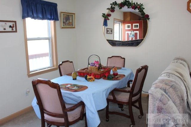 Image number 7 for the current listing