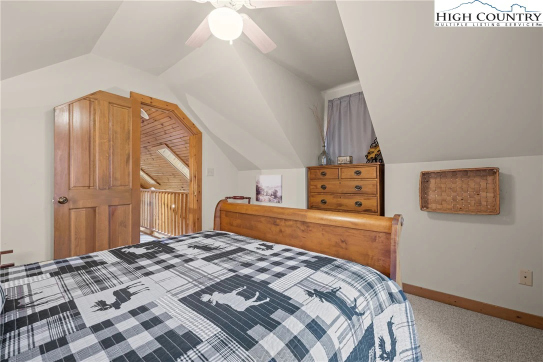 Image number 20 for the current listing