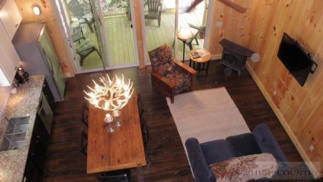 Image number 22 for the current listing