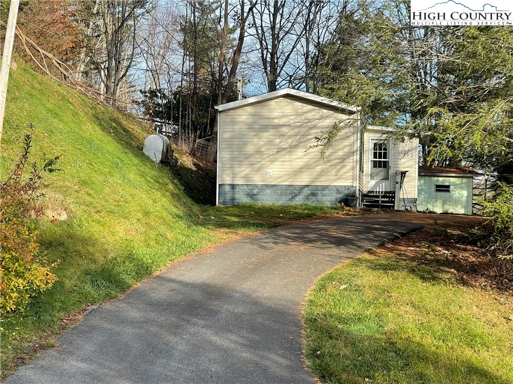 Image number 3 for the current listing