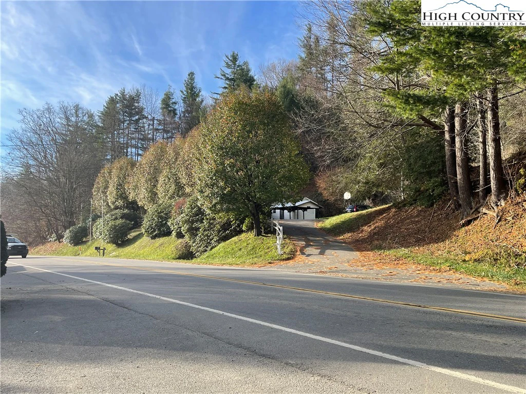 Image number 1 for the current listing
