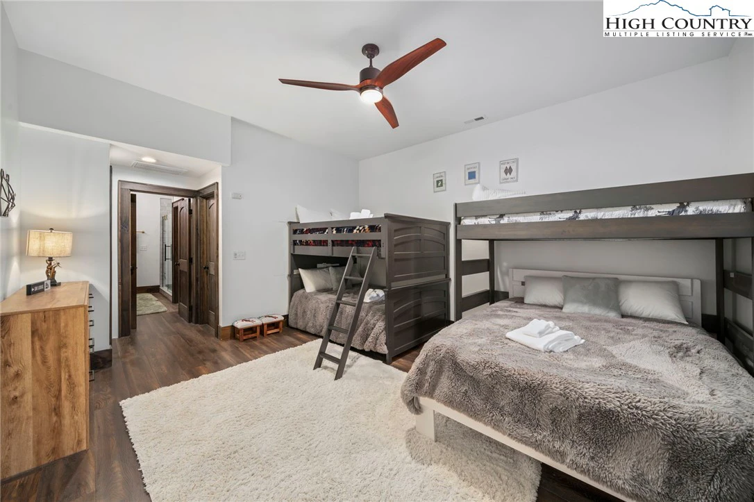 Image number 12 for the current listing