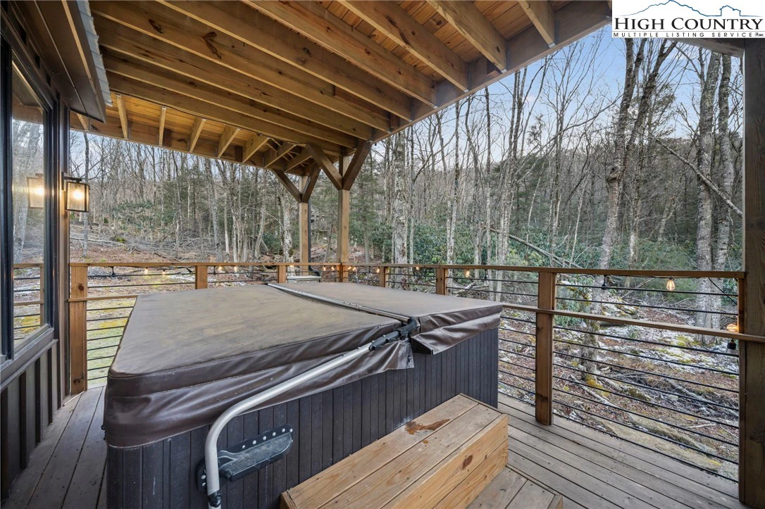 Image number 3 for the current listing