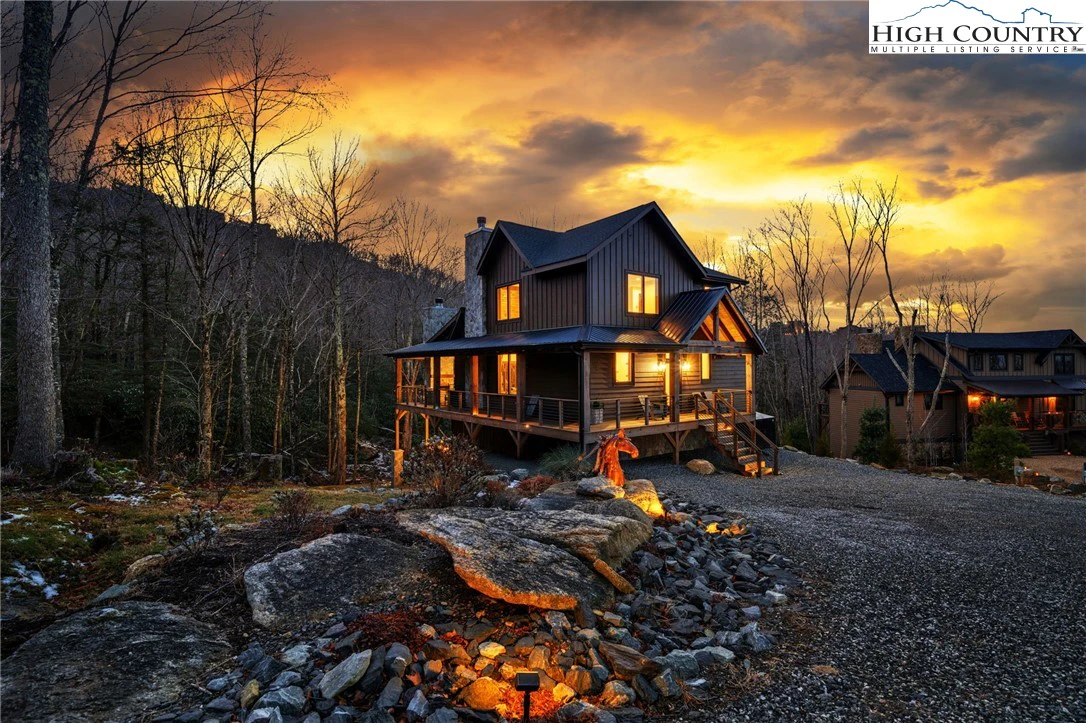 Image number 8 for the current listing