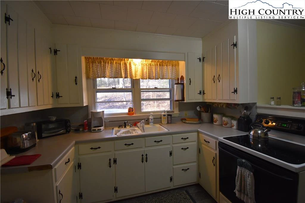 Image number 7 for the current listing